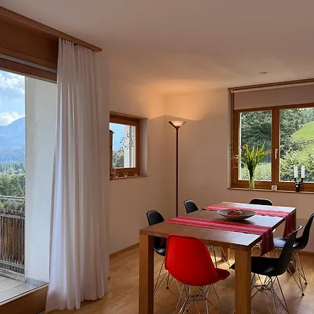 Edelweiss Ferienwohnung, Darvena דירה פלימס