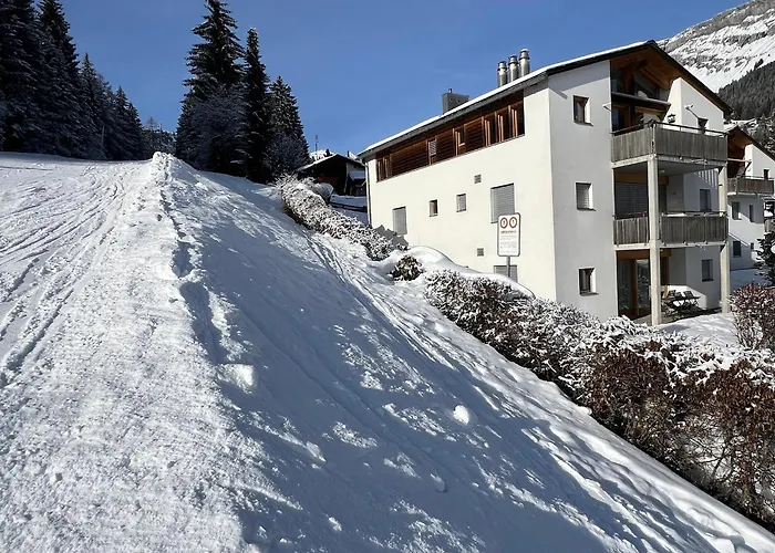 Edelweiss Ferienwohnung, Darvena Appartement Flims