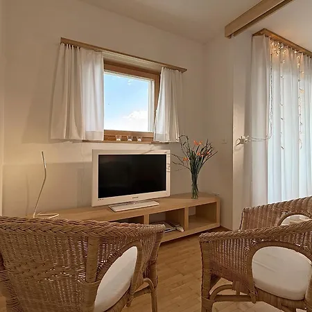 Daire Edelweiss Ferienwohnung, Darvena *