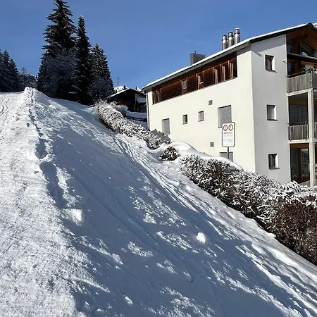 Edelweiss Ferienwohnung, Darvena Daire Flims